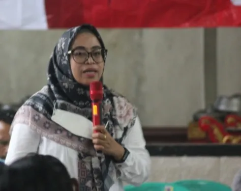 DPRD Jabar Hj Ijah Hartini Tinjau Realisasi Rutilahu saat Reses di Padaherang