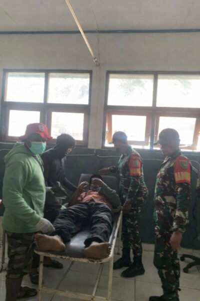 Evakuasi dan Pelayanan Kesehatan Warga Korban Pembakaran Honai Oleh KKB