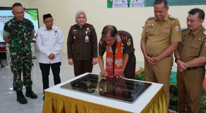 Kajati Jabar Resmikan Gedung Serbaguna Mandala Adhyaksa Kejari Kota Bekasi