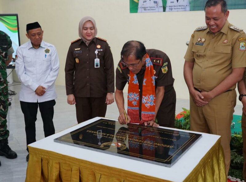 Kajati Jabar Resmikan Gedung Serbaguna Mandala Adhyaksa Kejari Kota Bekasi