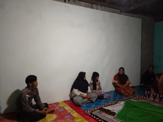 Tragis! Petani di Mentebah Kapuas Hulu Tewas Disambar Petir Saat Beri Pakan Sapi, 3 Ekor Ternak Ikut Mati – Detiktoday.com