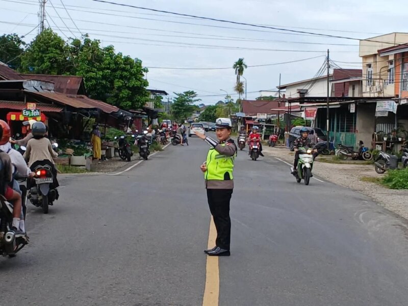 Amankan Aktivitas Awal Pekan, Satlantas Polres Kapuas Hulu Gencarkan Strong Point di Titik Rawan Macet – Detiktoday.com