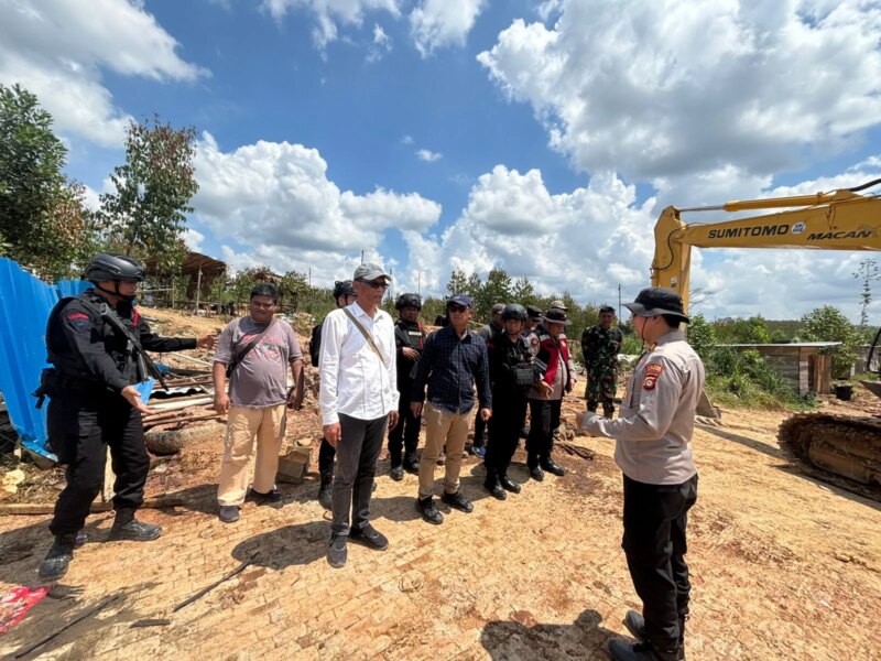 31 Sumur Minyak Ilegal Ditutup Paksa di Bayung Lencir, Penegakan Hukum Humanis Polsek Tuai Apresiasi Warga – Detiktoday.com