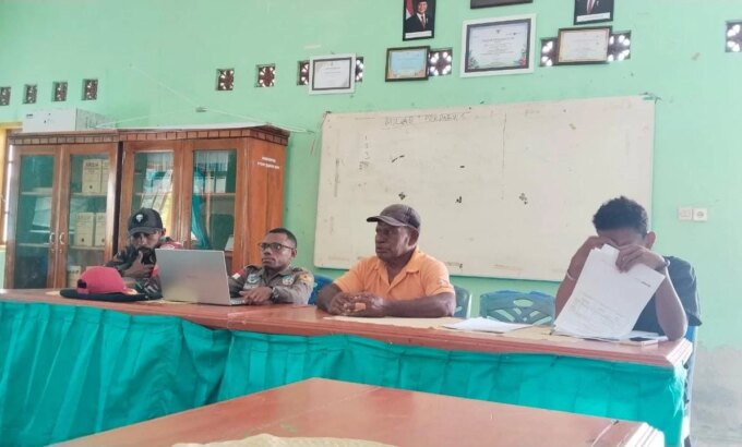 Babinsa Koramil 1803-04/Karas Kawal Penetapan BLT Kampung Mas Tepat Sasaran – Detiktoday.com