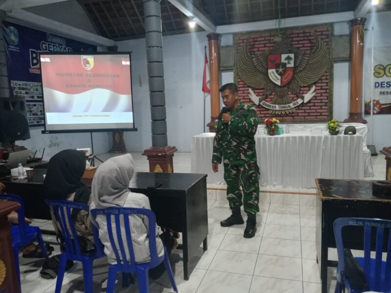 Anggota Kodim Ponorogo Berikan Penyuluhan Wawasan Kebangsaan Kepada Masyarakat
