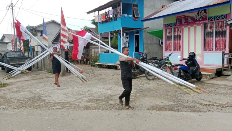 TNI dan Warga Sulap Kampung Jadi Simbol Persatuan, 200 Bendera Berkibar Serentak – Detiktoday.com