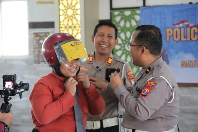 Police Goes to Pesantren, Satlantas Polresta Sidoarjo Edukasi Santri Tertib Berlalu Lintas – Detiktoday.com