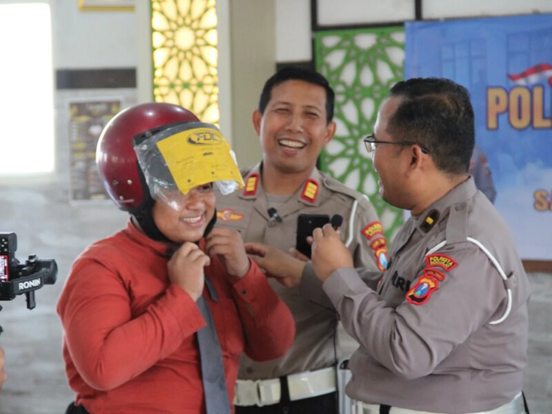Police Goes to Pesantren, Satlantas Polresta Sidoarjo Edukasi Santri Tertib Berlalu Lintas – Detiktoday.com