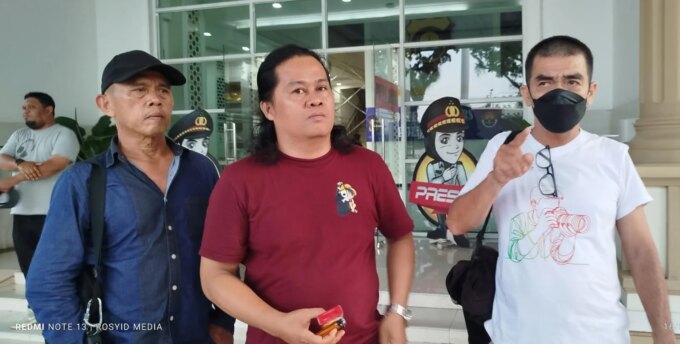 Alion Soroti Transparansi, Tersangka DPO Alung Tak Ditampilkan Saat Konferensi Pers Polda Jambi – Detiktoday.com