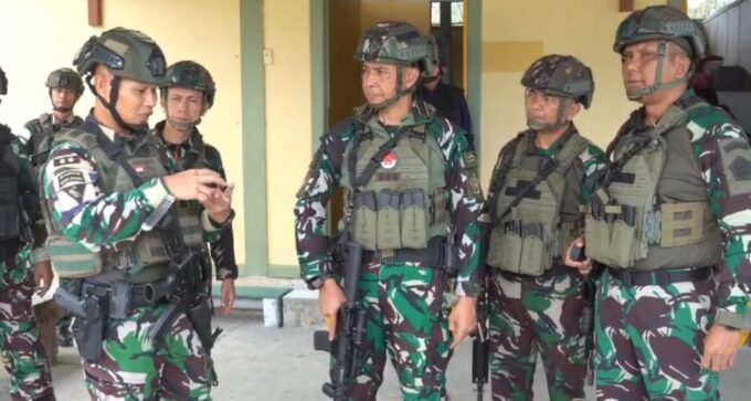 TNI Perkuat Pengamanan di PT Freeport Pasca Serangan KKB, Panser Anoa Disiagakan