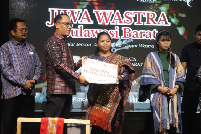 Festival Jiwa Wastra Dibuka, Pemprov Sulbar Perkuat Strategi Pengembangan Tenun – Detiktoday.com