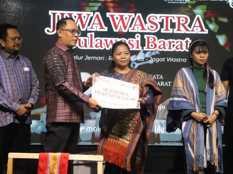 Festival Jiwa Wastra Dibuka, Pemprov Sulbar Perkuat Strategi Pengembangan Tenun – Detiktoday.com