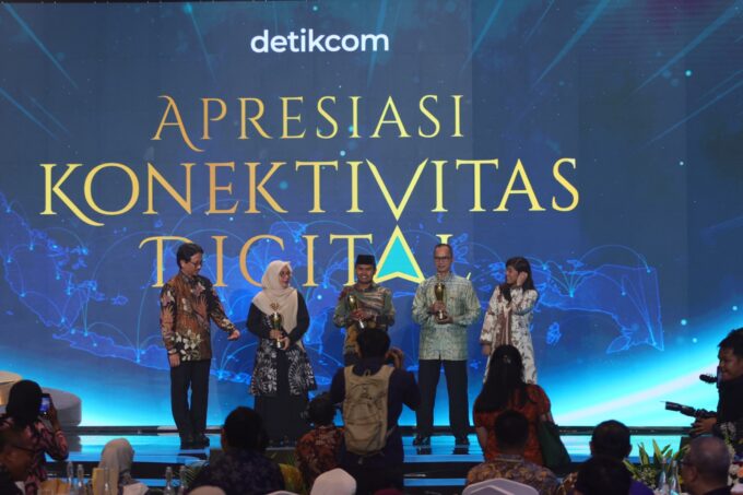 KORPS MARINIR TERIMA PENGHARGAAN NASIONAL APRESIASI KONEKTIVITAS DIGITAL DARI MENKOMDIGI