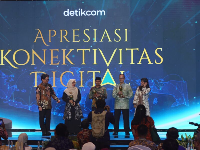 KORPS MARINIR TERIMA PENGHARGAAN NASIONAL APRESIASI KONEKTIVITAS DIGITAL DARI MENKOMDIGI