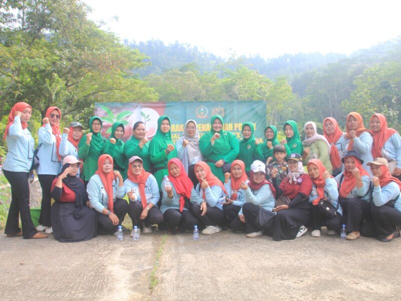 HUT Ke-80 Persit Kartika Chandra Kirana & Peduli Lingkungan, Aksi Tanam Pohon di Trenggalek