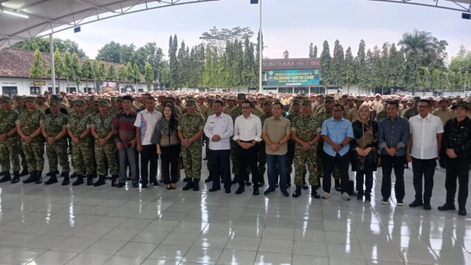 Diikuti Seribu Santri, Mayjen TNI Kosasih Resmi Buka Siliwangi Santri Camp