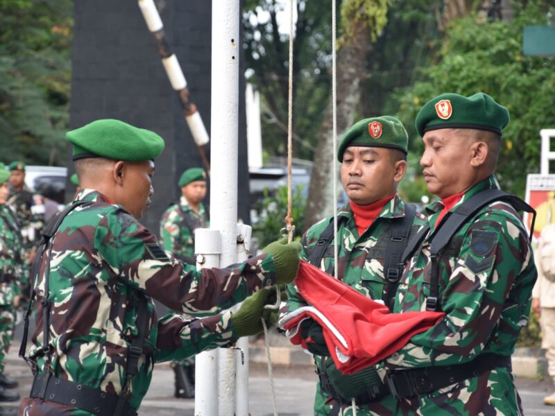 Dandim 0716/Demak Bacakan Amanat Panglima TNI Pada Upacara Bendera 17-an Bulan April