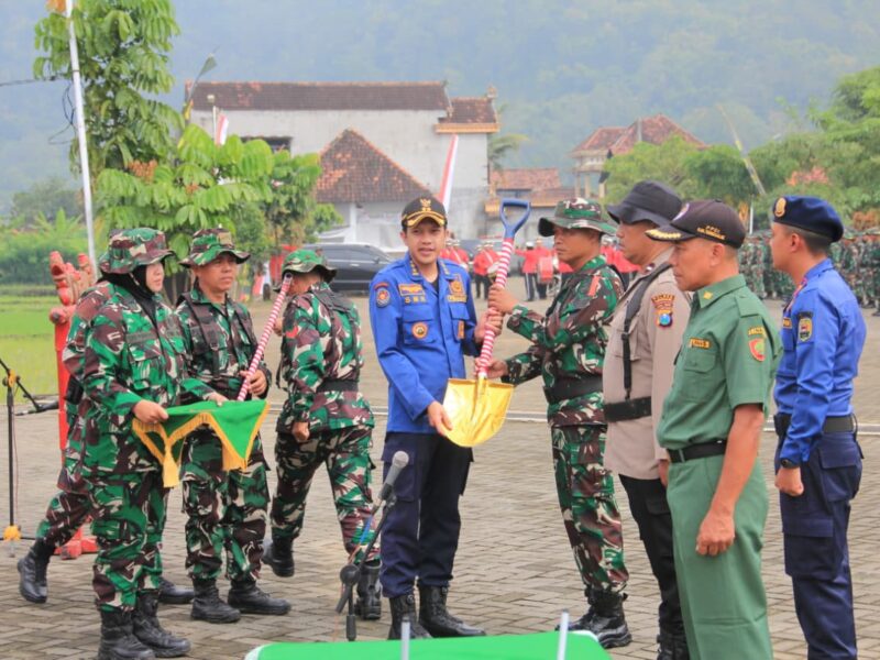 TMMD Ke-128 Kodim 0806/Trenggalek Resmi Dibuka, Wabup: Tingkatkan Akselerasi Pembangunan di Daerah