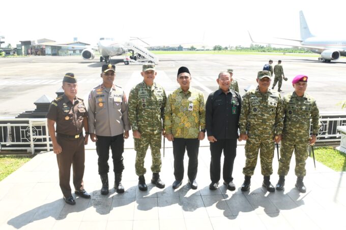 Pangdam IV/Diponegoro Dampingi Menhan dan Panglima TNI, Tinjau Latihan Operasi Laut Gabungan 2026