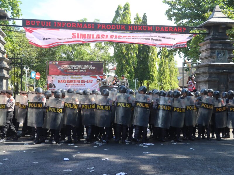 Jelang Hari Buruh, Polres Demak Simulasikan Penanganan Aksi Unjuk Rasa
