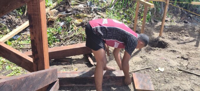 Satgas TMMD Bangun Fasilitas 5 Unit MCK Umum untuk Warga Kampung Keakwa