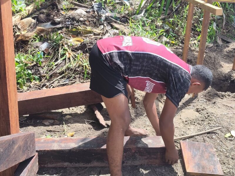 Satgas TMMD Bangun Fasilitas 5 Unit MCK Umum untuk Warga Kampung Keakwa
