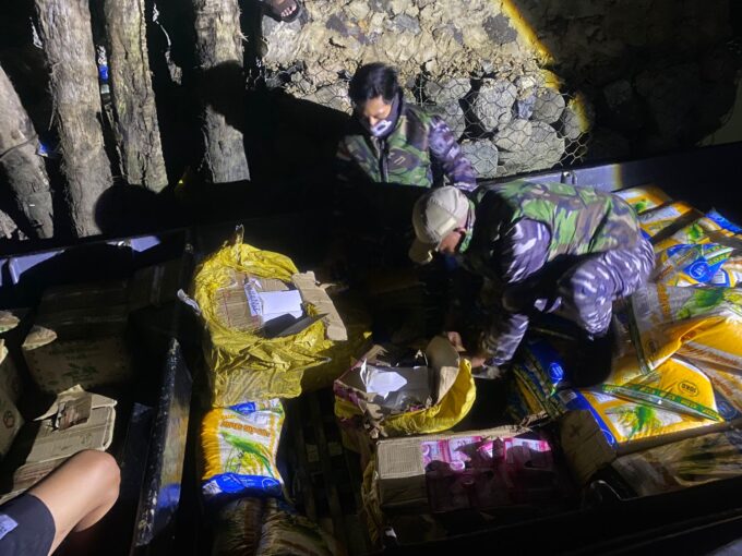 TNI AL DAN BAIS TNI, GAGALKAN UPAYA PENYELUNDUPAN 1.832 ITEM KOSMETIK ILEGAL DI PERBATASAN