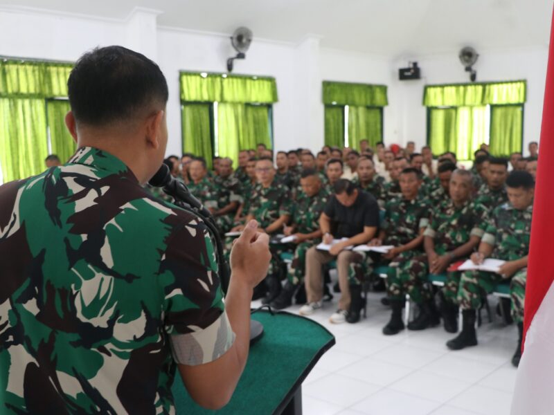 Jam Komandan, Dandim Tulungagung Dorong Prajurit Bijak Kelola Keuangan dan Jaga Kesehatan