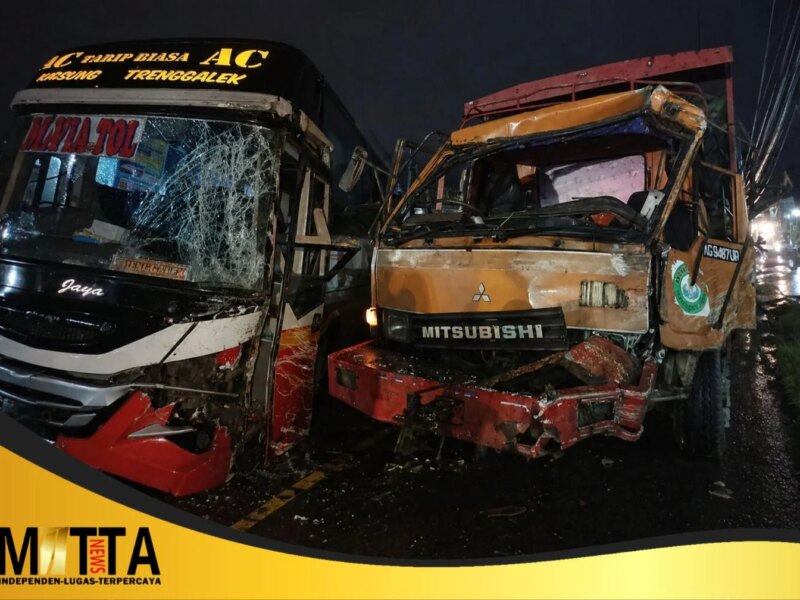 Bus Harapan Jaya Tabrak Truk di Tulungagung, Polisi Soroti Pelanggaran Marka Jalan  – Detiktoday.com
