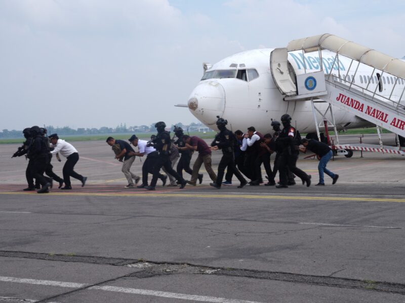 KOPASKA TNI AL PASTIKAN KEAMANAN OBJEK VITAL NASIONAL, DENGAN LATIHAN ANTI PEMBAJAKAN PESAWAT