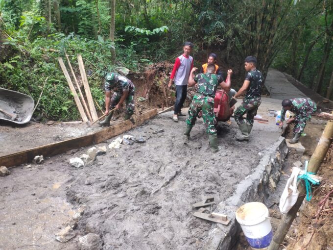 Satgas Dibantu Warga, Fokus Rampungkan Pengecoran Jalan