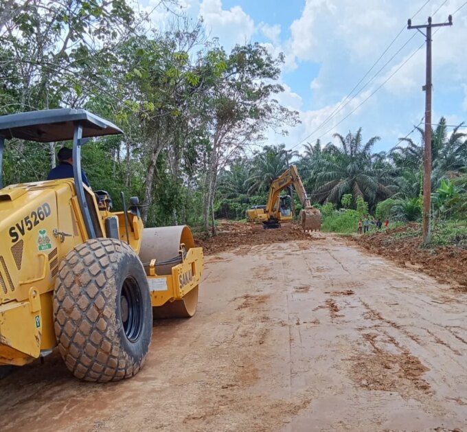 Lumpur Disingkirkan, Jalan Mekar Jaya Siap Dikeraskan – Detiktoday.com