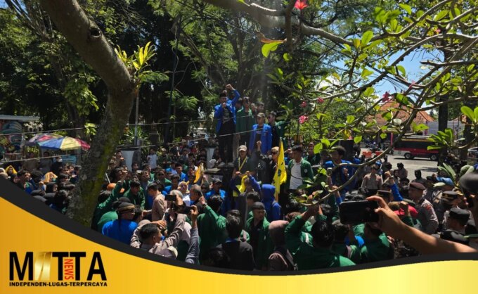 Mahasiswa PMII Geruduk DPRD Tulungagung, Desak KPK dan Kritik Keras Transparansi APBD – Detiktoday.com
