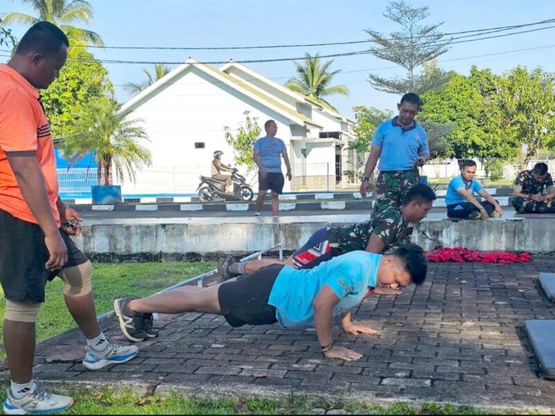 Di Balik Keringat dan Tekad, Personel Lanud Sjamsudin Noor Jalani Tes Kesamaptaan Demi Kenaikan Pangkat