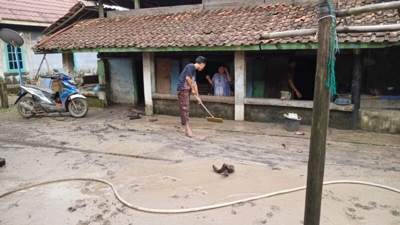 Banjir Lagi, Tambang Batu Bara Rusak Sungai Kungkilan – Detiktoday.com