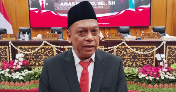 Lanjutkan Estafet Perjuangan Adi Sutarwijono, Anas Karno Resmi Dilantik sebagai Anggota DPRD Surabaya