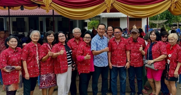 Rudianto Tjen Membaur Bersama Masyarakat Dalam Perayaan Cheng Beng di Pemali