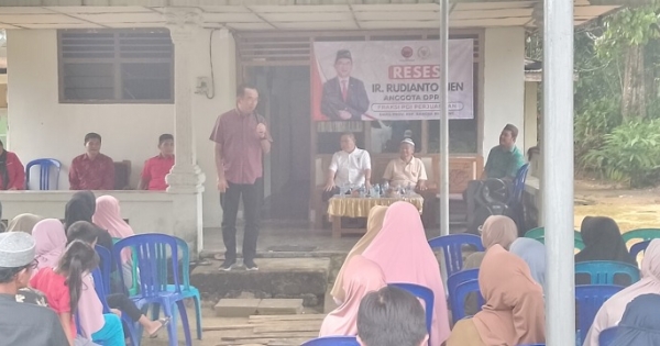 Rudianto Tjen Serap Aspirasi, Serahkan Bantuan Dana dan Komitmen Bangun Masjid di Berbura