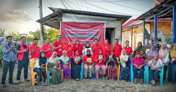 DPC PDI Perjuangan Busel Bagikan 21 Jenis Bibit, Dorong Ibu Rumah Tangga Mandiri Pangan