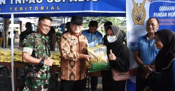 Sujiwo Dorong Pasar Murah dan Pengurangan Sampah Plastik di Kubu Raya