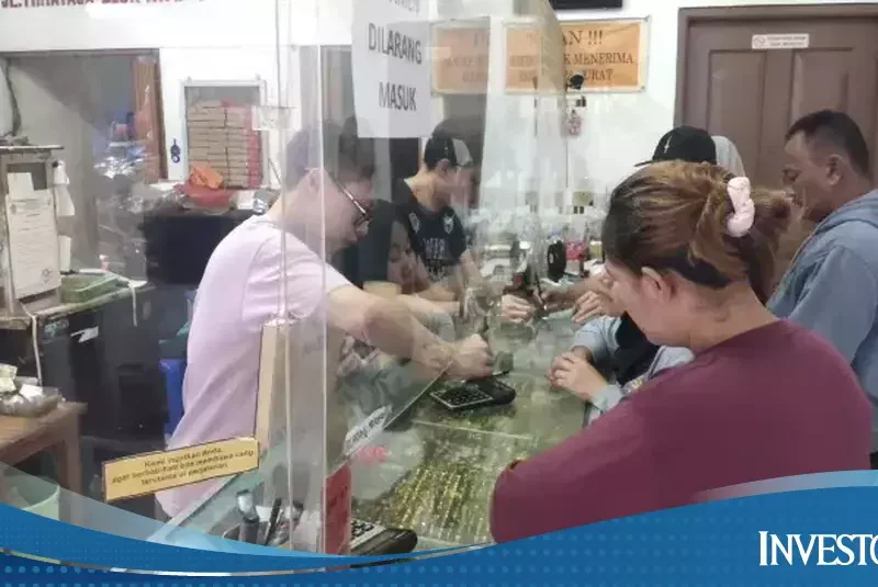 BERITA POPULER: Aksi Jual Emas Membludak hingga Saham BBCA Diborong