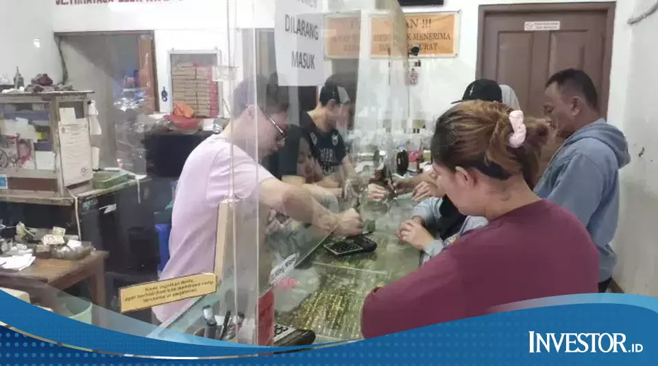 BERITA POPULER: Aksi Jual Emas Membludak hingga Saham BBCA Diborong