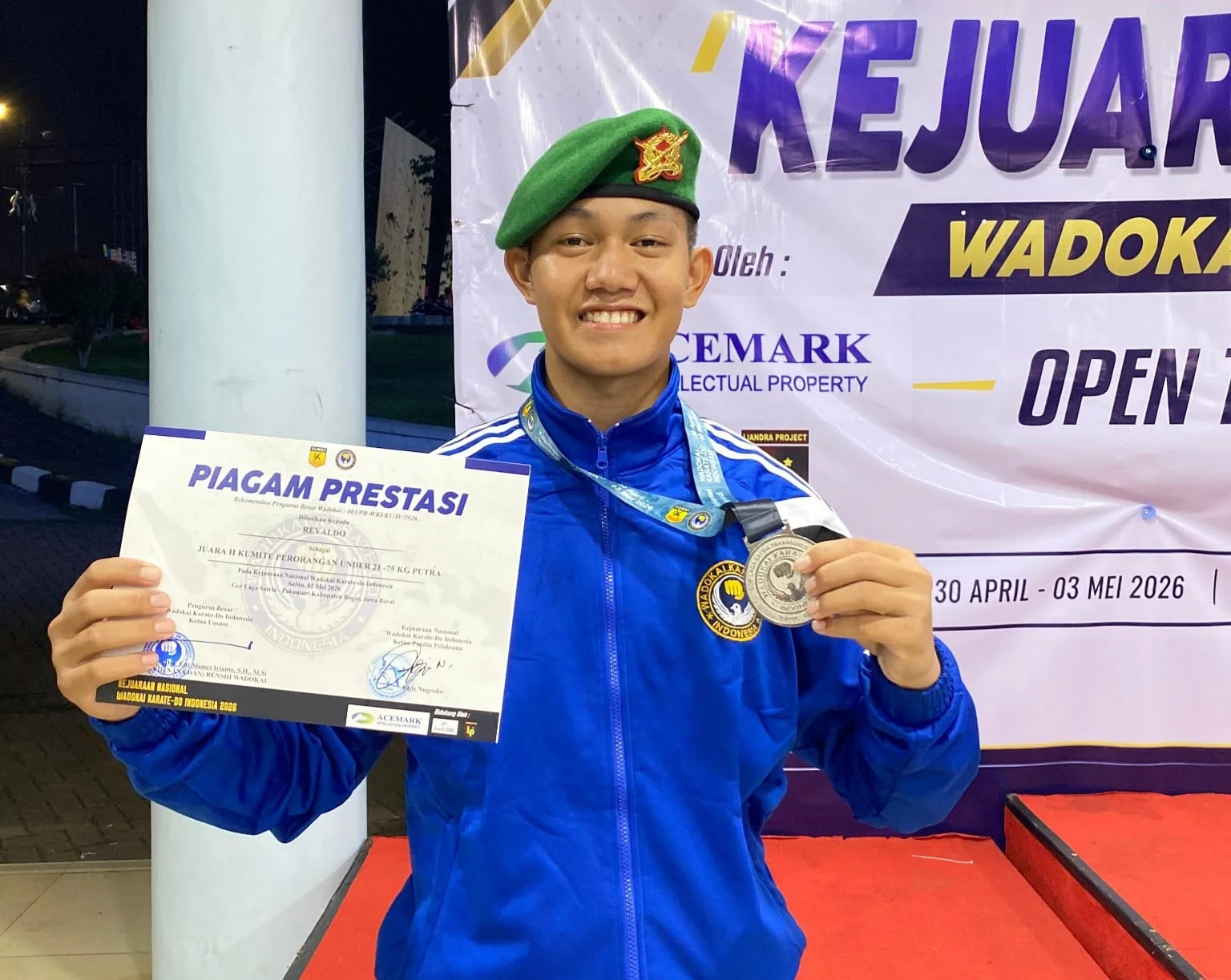 Membanggakan! Serda Revaldo Yonif 927 Uncak Kapuas Sabet Juara 2 Kejurnas Wadokai Bogor – Detiktoday.com