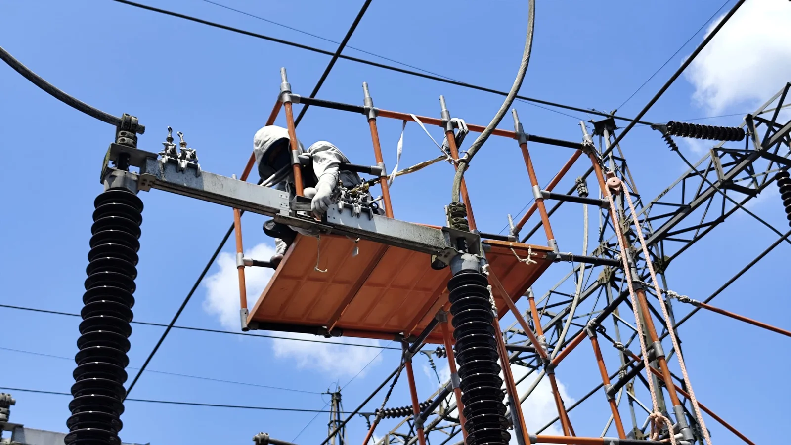 PLN UPT Palembang Laksanakan Perbaikan Hotspot Tanpa Padam, Pasokan Listrik Tetap Andal – Detiktoday.com