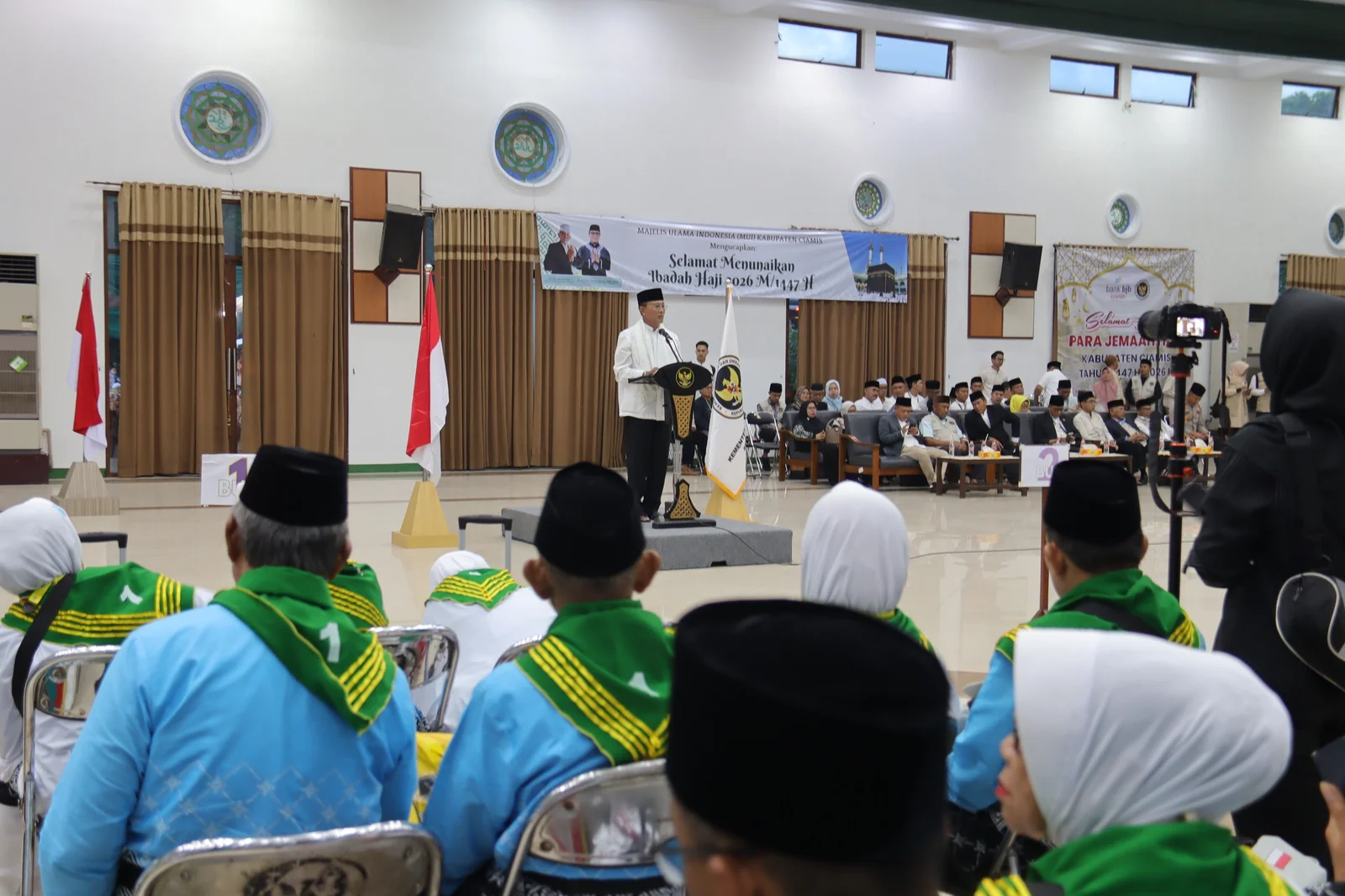 Kloter Perdana dari Kertajati, Bupati Herdiat Lepas Ratusan Jemaah Haji Ciamis Menuju Tanah Suci – Detiktoday.com