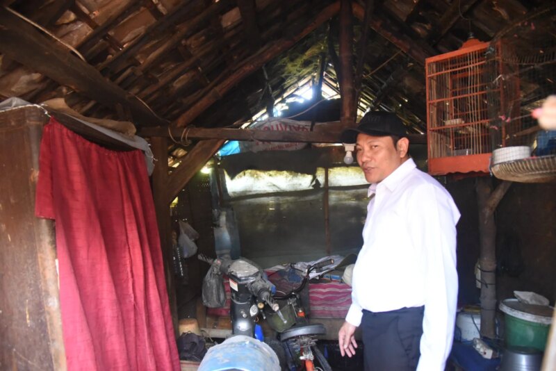 Sidak RTLH di Tarik, Bupati Subandi Salurkan Kursi Roda dan Bansos untuk Warga – Detiktoday.com