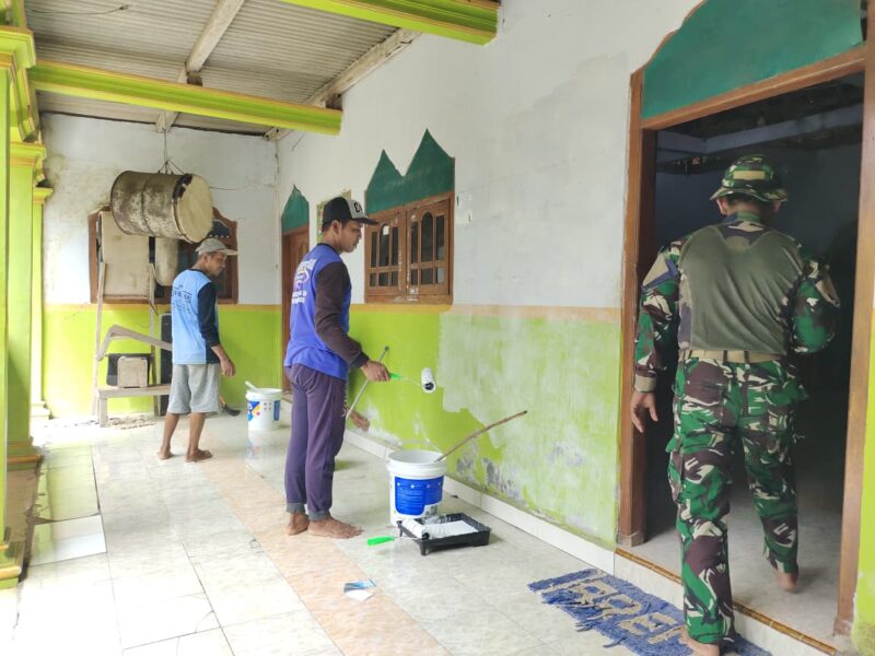 Bersih-Bersih Mushala, Upaya Satgas TMMD Tingkatkan Kebersihan dan Kenyamanan Tempat Ibadah