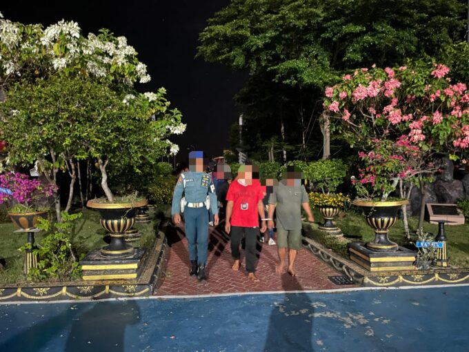 TNI AL BERHASIL AMANKAN 14 ORANG PMI NON PROSEDURAL DI PERAIRAN KARIMUN, KEPULAUAN RIAU