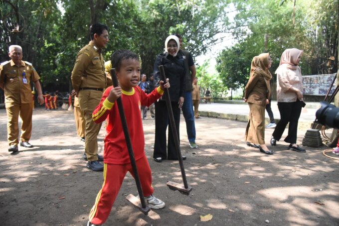 Wabup Sidoarjo Dorong Pengembangan Kampung Lali Gadget sebagai Sarana Outdoor Learning Anak – Detiktoday.com