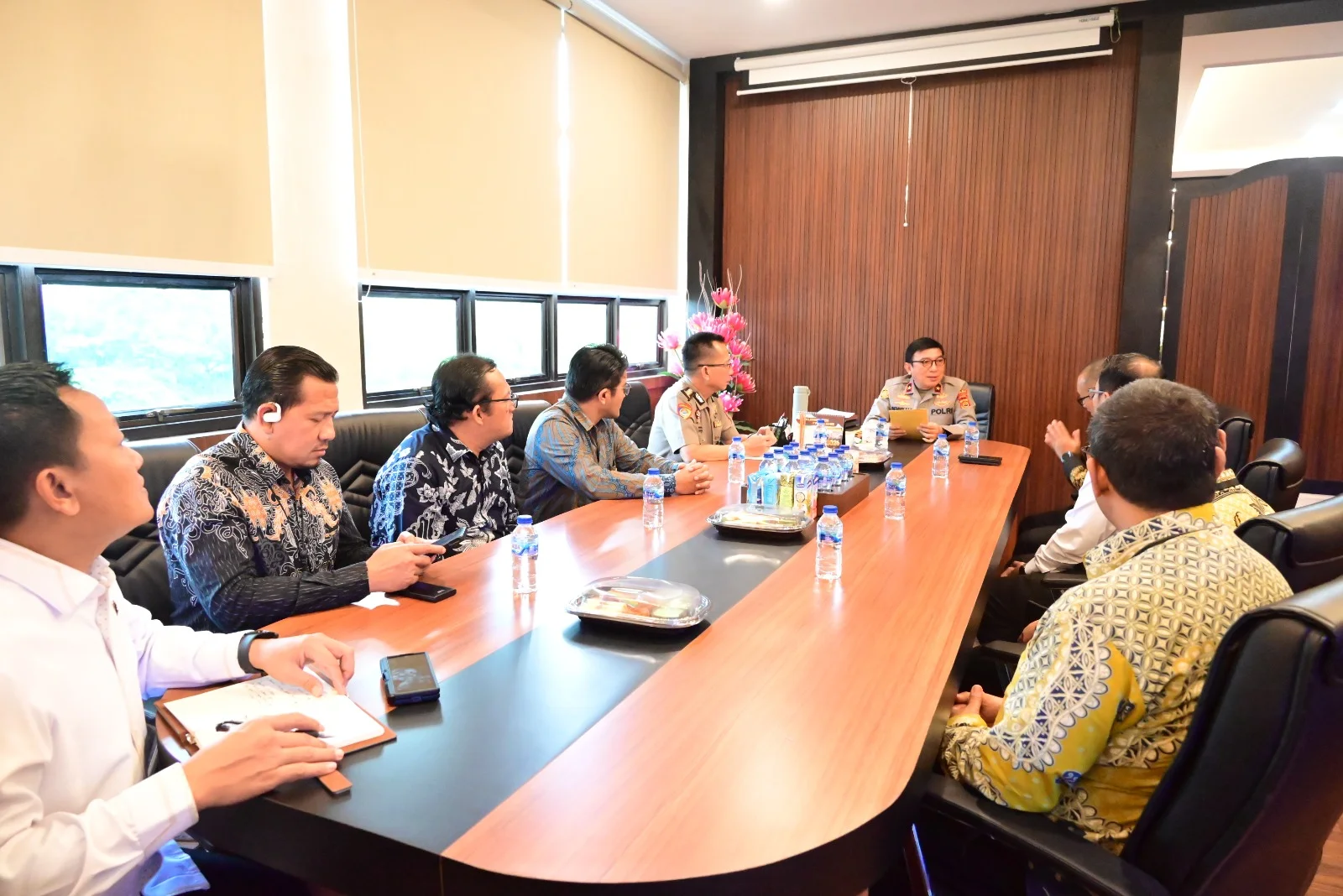 Wakapolda Jambi Terima Audiensi PLN, Perkuat Pengamanan Infrastruktur Listrik – Detiktoday.com